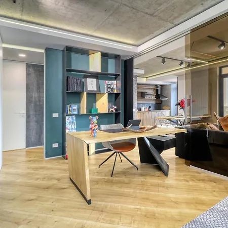 아파트 Unique Penthouse Floreasca *