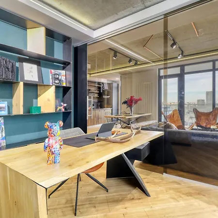 Unique Penthouse Floreasca アパート *